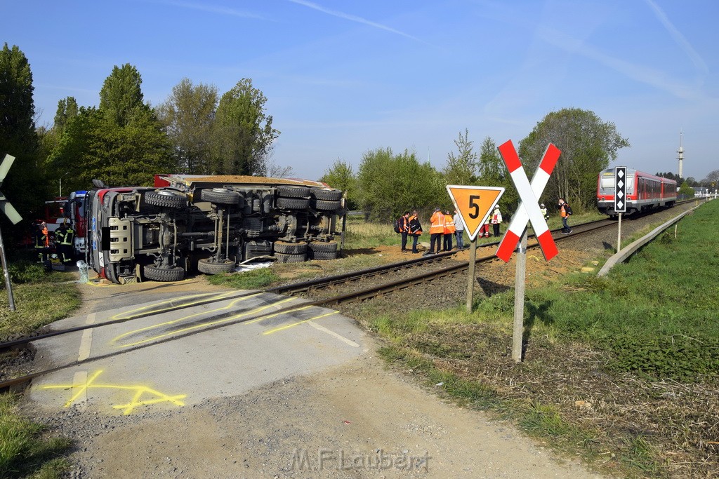 Schwerer VU LKW Zug Bergheim Kenten Koelnerstr P101.JPG - Miklos Laubert